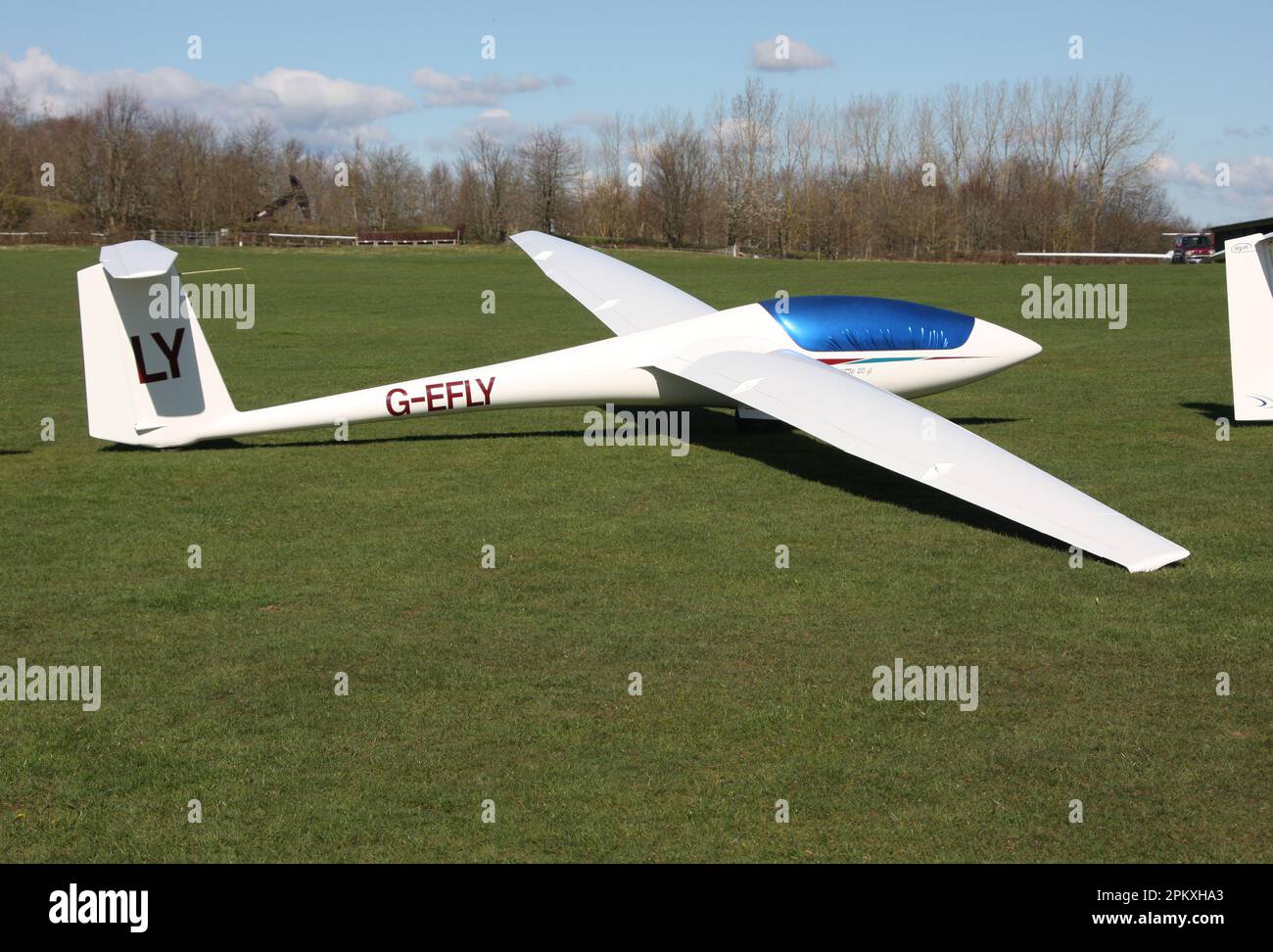 A Centrair ASW 20FL glider departing a private airfield West Sussex