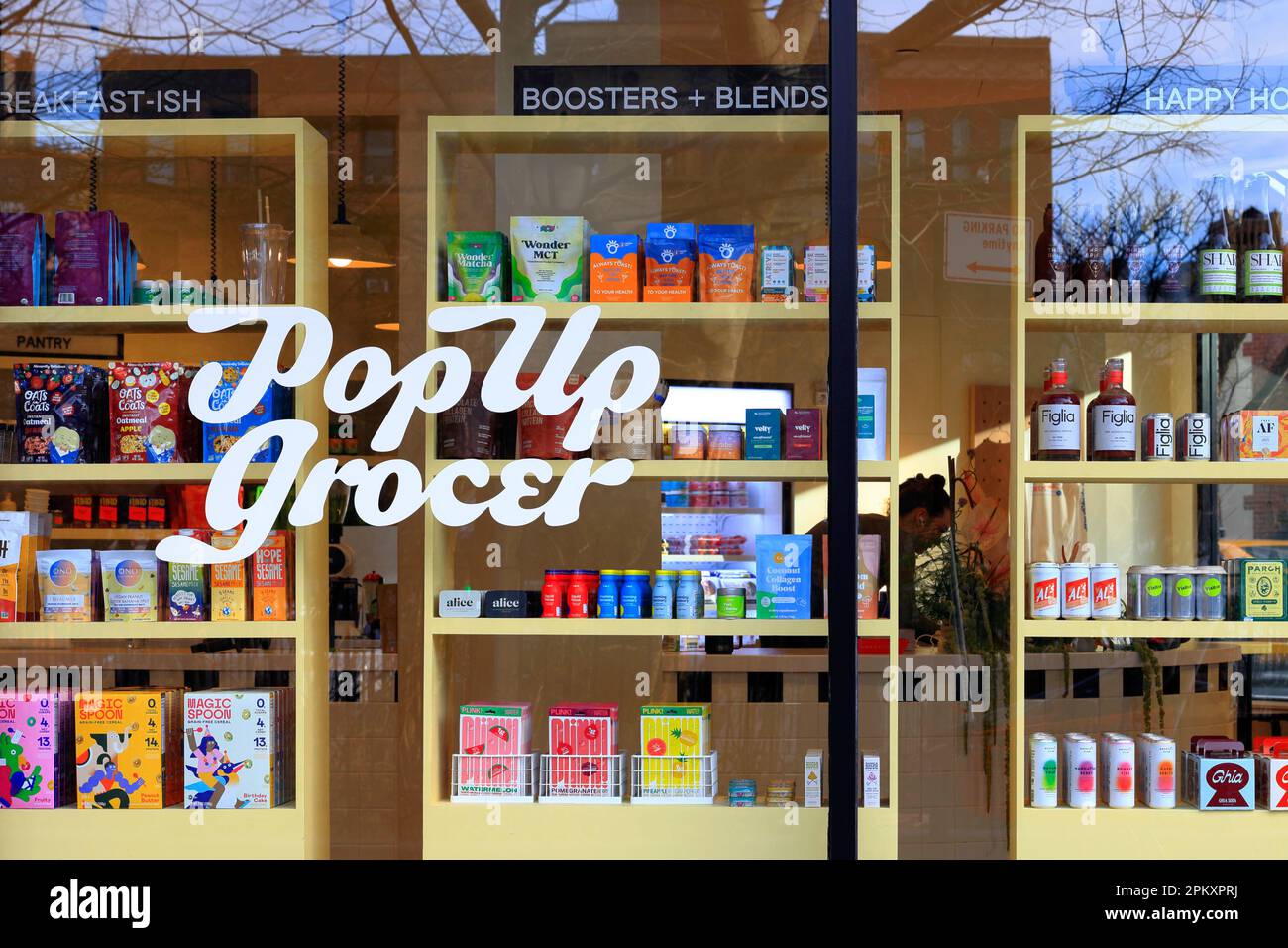Pop Up Grocer, 205 Bleecker St, New York, NYC storefront photo of a curated grocery store in Manhattan's Greenwich Village Stock Photo