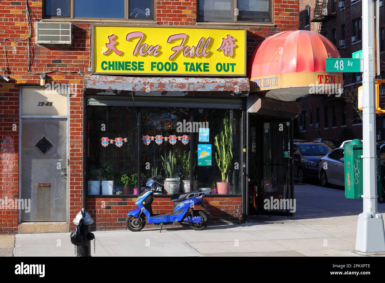 Ten Full, 3949 48th Ave, Queens, New York, NYC storefront photo of a Chinese restaurant in the Sunnyside neighborhood. Stock Photo