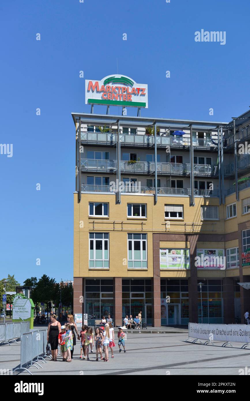 Marktplatz-Center, Helle Mitte, Alice-Salomon-Platz, Hellersdorf, Berlin,  Germany Stock Photo - Alamy