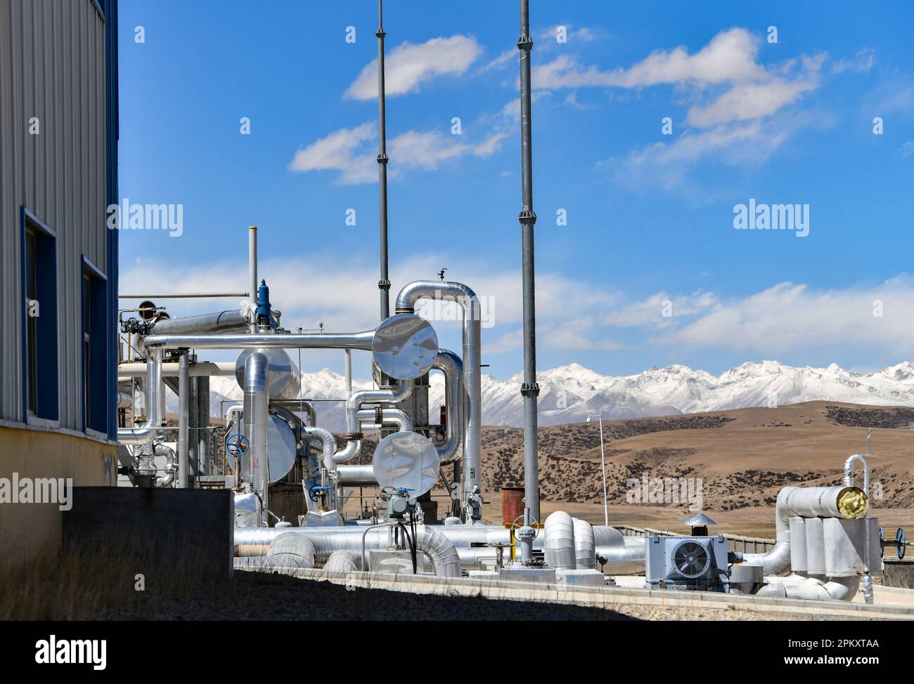 Lhasa. 6th Apr, 2023. This photo taken on April 6, 2023 shows a view of Yangyi geothermal power station in Damxung County of Lhasa, southwest China's Tibet Autonomous Region. TO GO WITH 'China's highest geothermal power station produces over 500 mln kWh of electricity' Credit: Li Jian/Xinhua/Alamy Live News Stock Photo