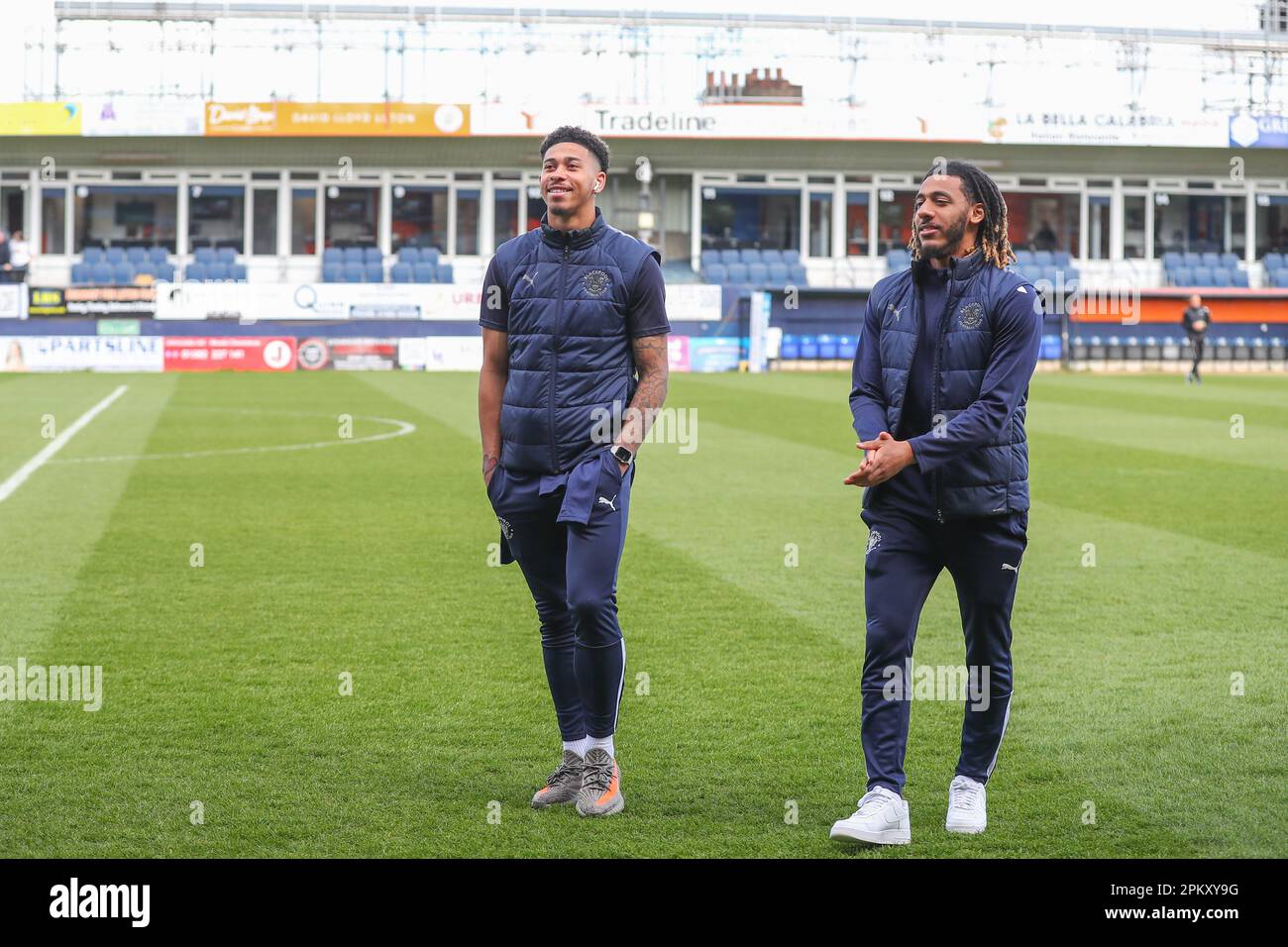 jordan-lawrence-gabriel-4-of-blackpool-and-dominic-thompson-23-of-blackpool-arrive-ahead-of-the-sky-bet-championship-match-luton-town-vs-blackpool-at-kenilworth-road-luton-united-kingdom-10th-april-2023-photo-by-gareth-evansnews-images-2PKXY9G.jpg