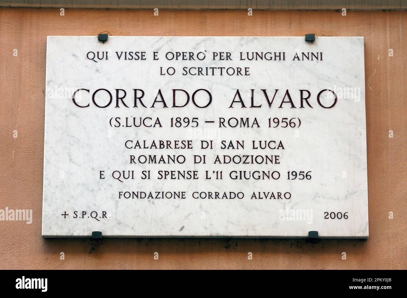Commemorative plaque at the house of the italian writer Corrado Alvaro (1895-1956) in Vicolo del Bottino, Rome, Italy Stock Photo