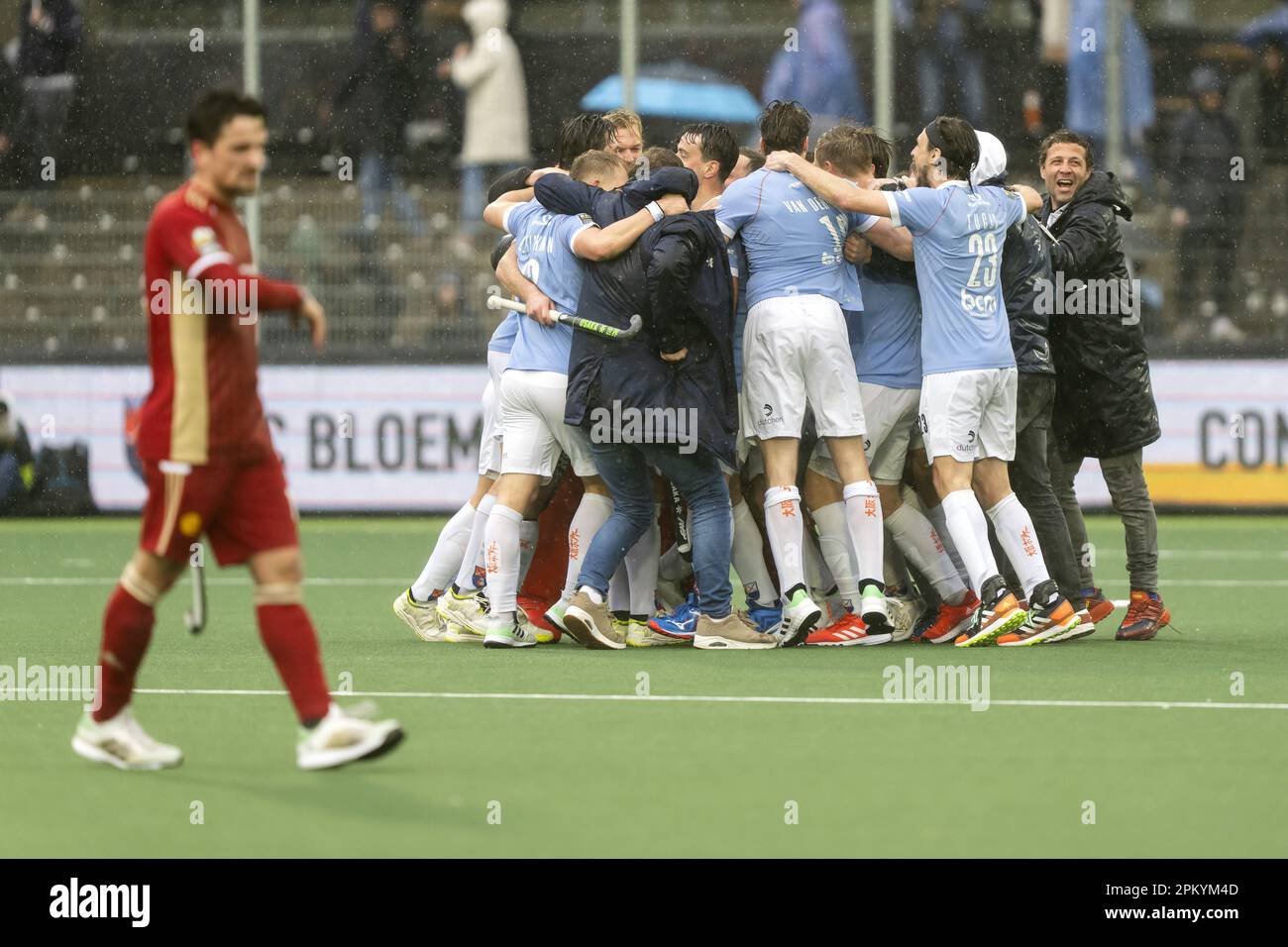 AMSTELVEEN Hockey players of HC Bloemendaal celebrate after winning