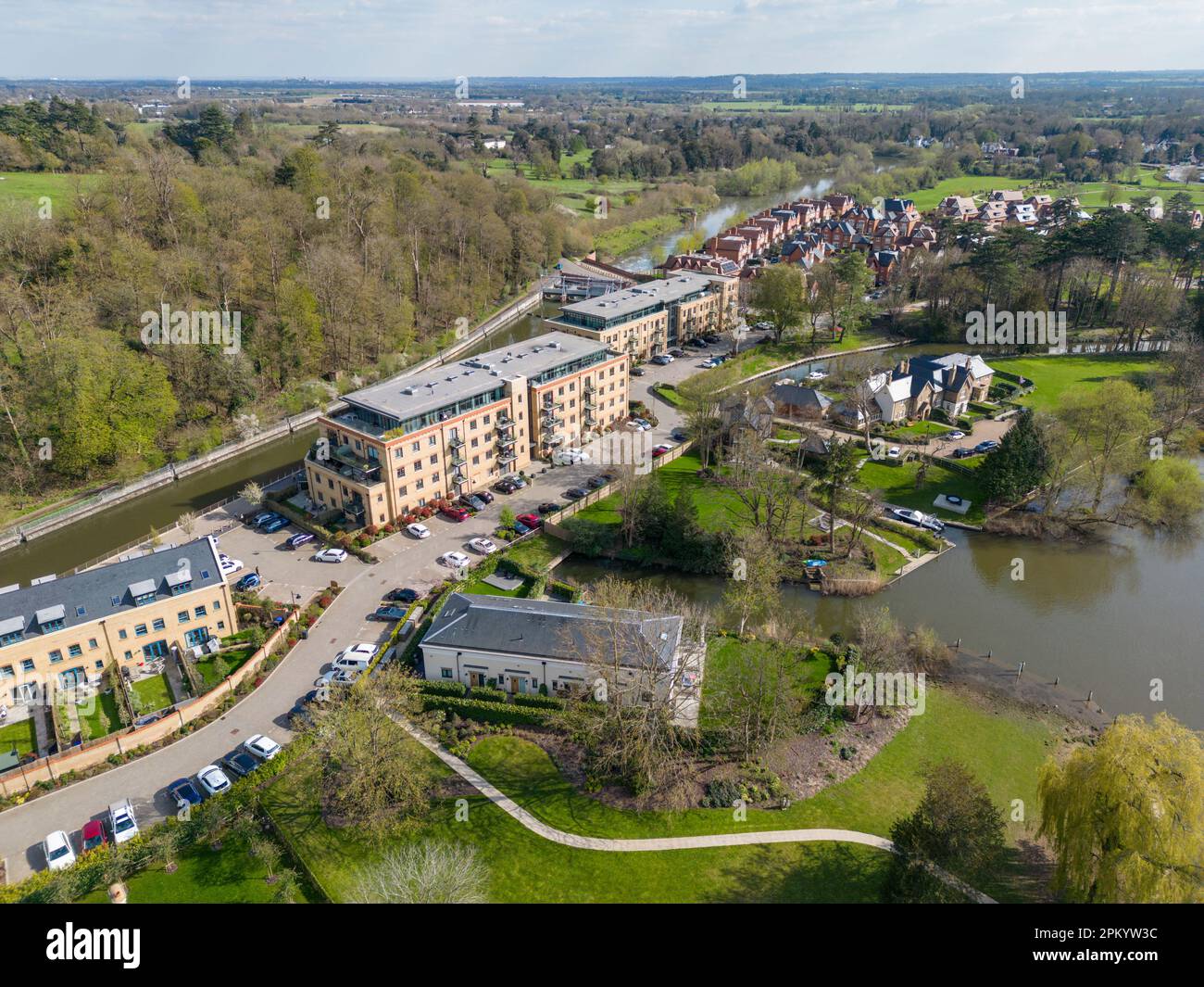 Aerial view of residential area close to the River Thames in northern