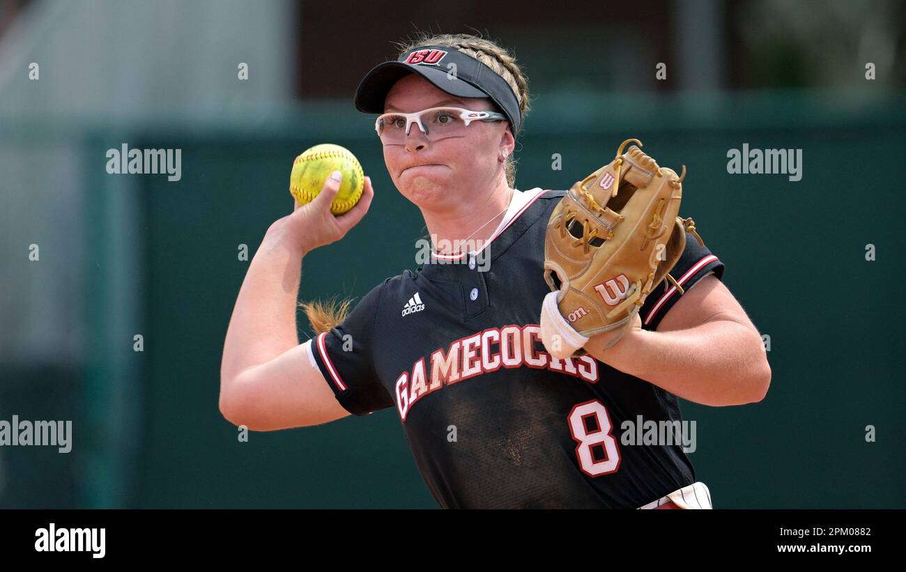 Jacksonville State infielder Brantly Bonds (8) throws during an NCAA ...
