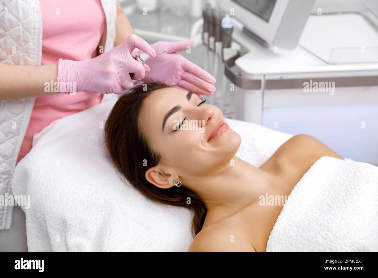 Cosmetic Facial Procedure Esthetic Procedure Aesthetic Treatment Skin Care Service Stock 2931