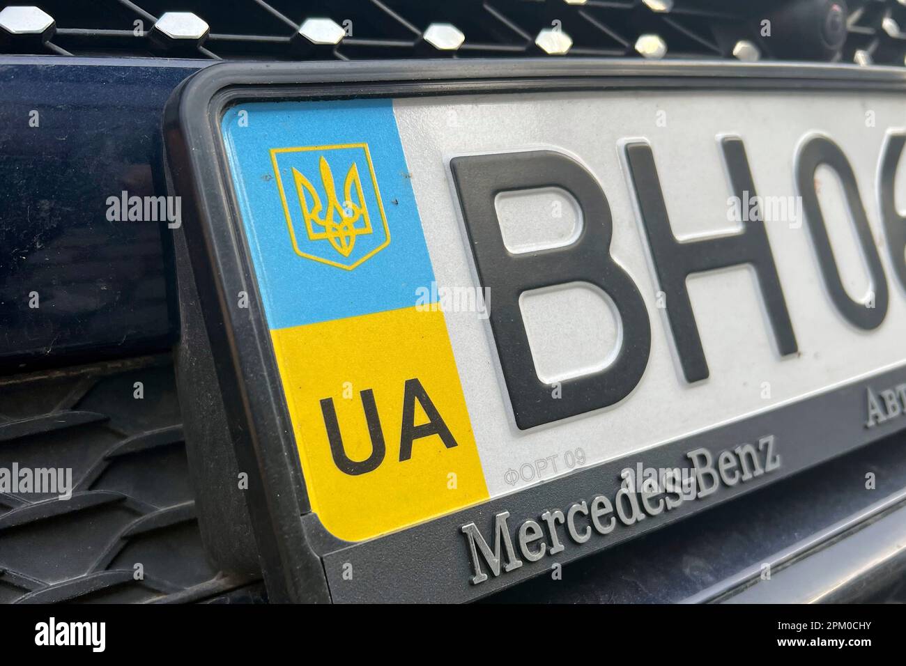 Munich, Deutschland. 10th Apr, 2023. Ukrainian license plate, country  abbreviation UA. ? Credit: dpa/Alamy Live News Stock Photo - Alamy