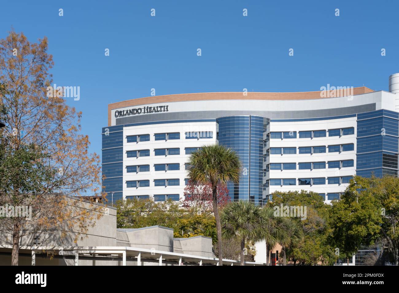 Hospital health medical building sign hi-res stock photography and ...