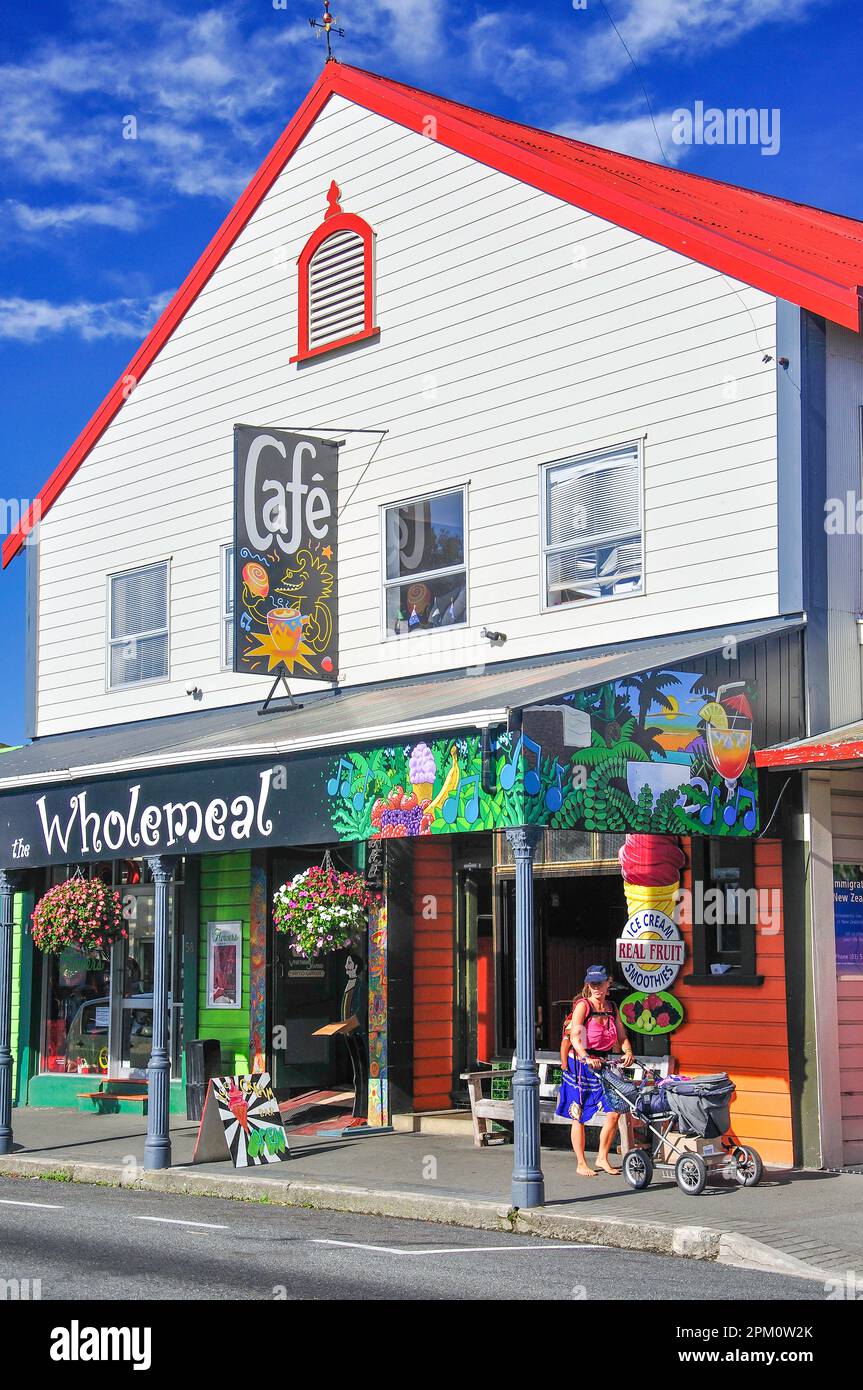 Small cafe, Commercial Street, Takaka, Golden Bay, Tasman Region, South Island, New Zealand Stock Photo