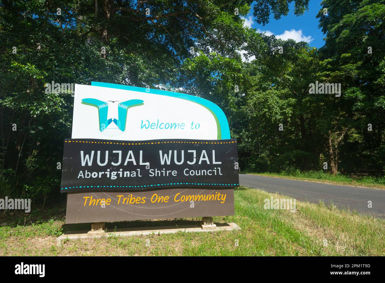 Welcome to Wujal Wujal sign, an Aboriginal community in Far North Queensland, FNQ, QLD, Australia Stock Photo