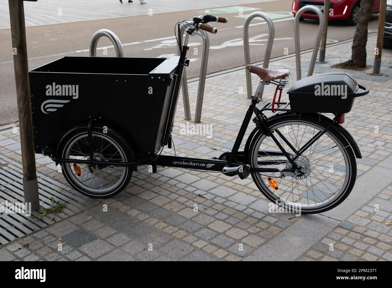 Bordeaux , Aquitaine France - 04 02 2023 : Amsterdam Air cargo bike bicycle  large basket modern fashion urban transportation parked in city Stock Photo  - Alamy