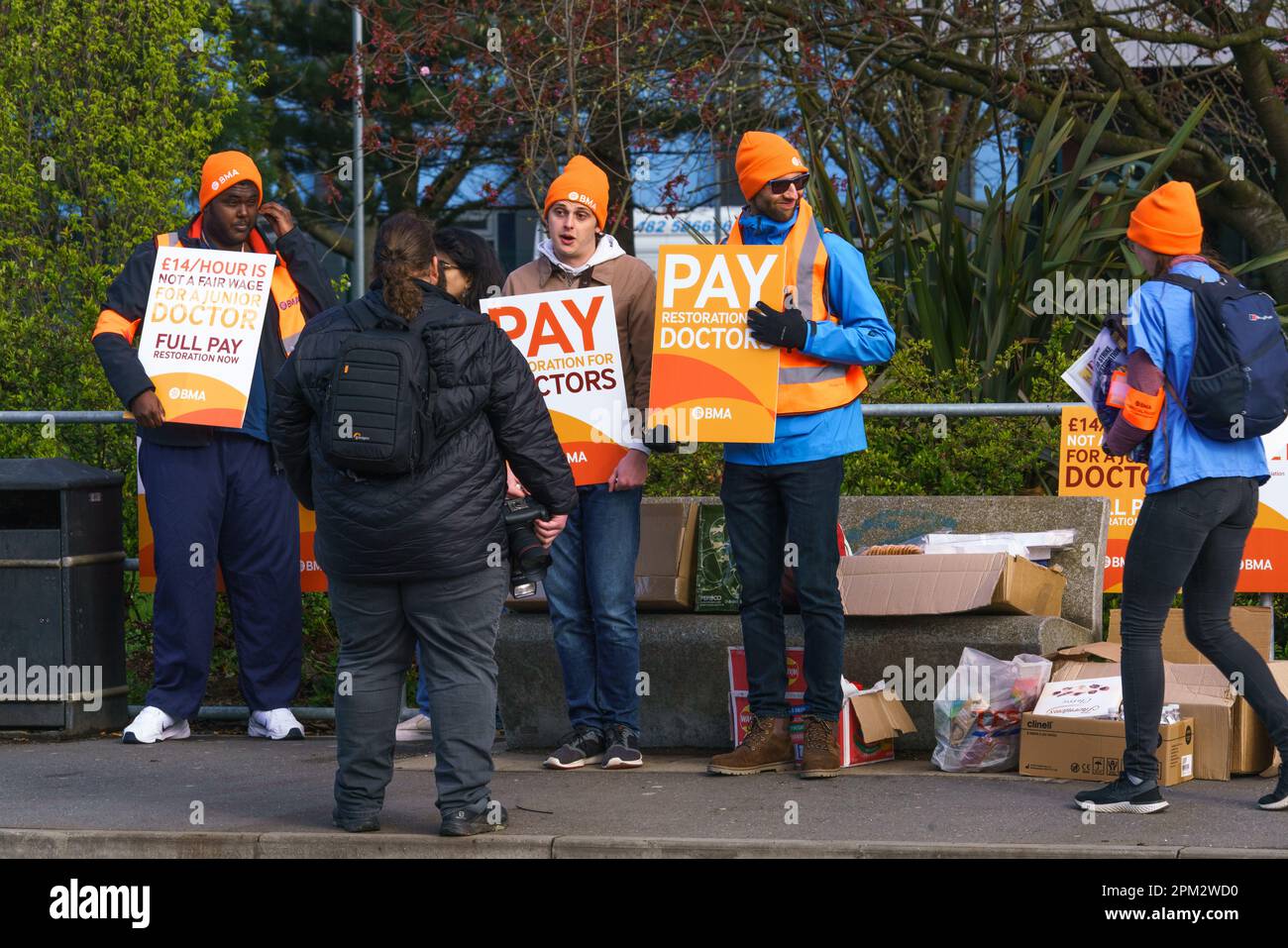 Hull Royal Infirmary, E Yorkshire. 11th April 2023. Junior doctors in