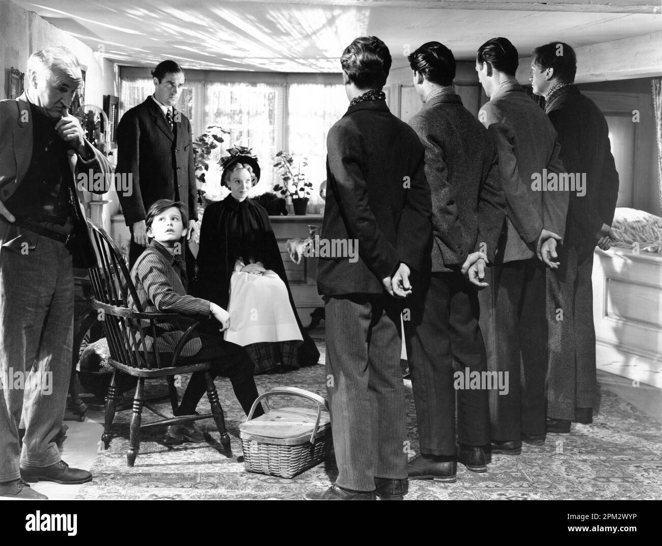 DONALD CRISP PATRIC KNOWLES RODDY McDOWALL ANNA LEE and JOHN LODER (far right) in HOW GREEN WAS MY VALLEY 1941 director JOHN FORD novel Richard LLewellyn screenplay Philip Dunne art direction Richard Day and Nathan Juran music Alfred Newman producer Darryl F. Zanuck Twentieth Century Fox Stock Photo