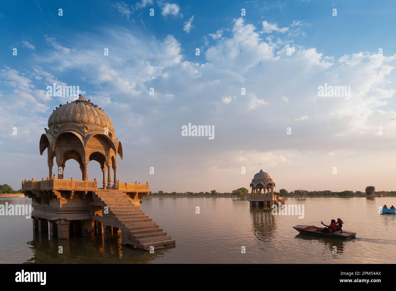 Jaisalmer, Rajasthan, India - 14.10.2019: Chhatris, dome-shaped pavilions on Gadisar or Gadaria lake, Built by King Rawal Jaisal,rebuilt by Gadsi Sing. Stock Photo