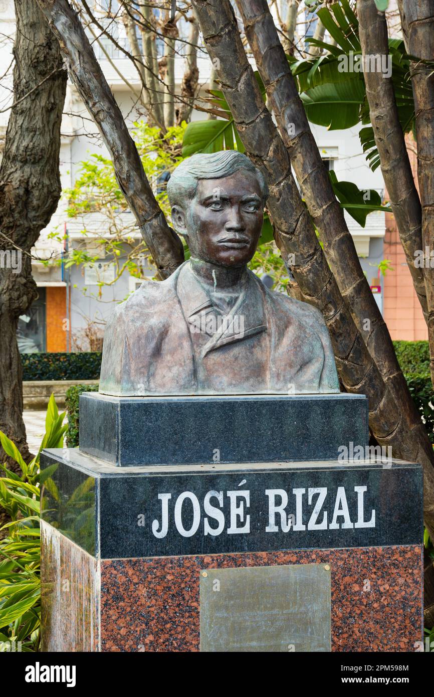 Bronze bust of the Filipino Nationalist Jose Rizal. Jose Protasio Rizak Mercado y Alonso Realonda. In the Jardines Clara Campoamor, Cadiz, Andalusia, Stock Photo