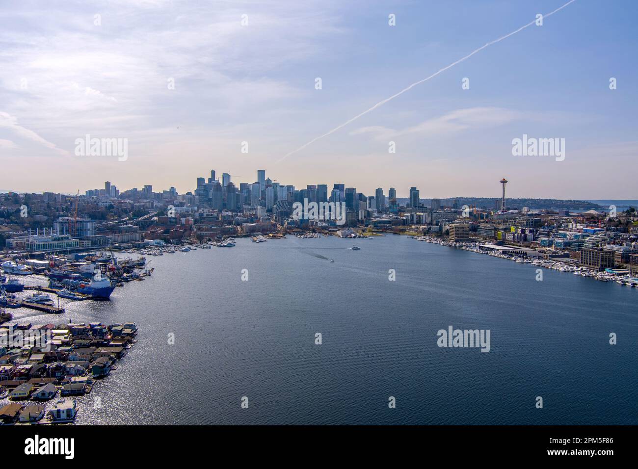The Seattle skyline and Lake Union in March Stock Photo Alamy