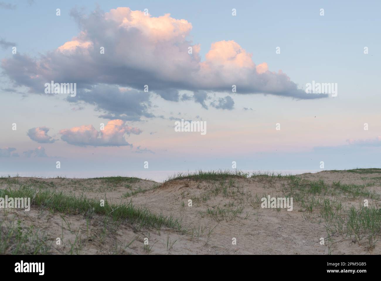 Sunset over Lake Michigan in Kenosha, WI sand beach overlook Stock Photo