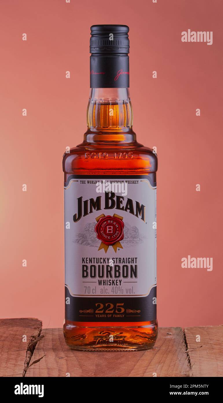Mansfield,Nottingham,United Kingdom,:Studio product image of a bottle of Jim Beam Bourbon, Jim Beam is headquartered in Chicago. Stock Photo