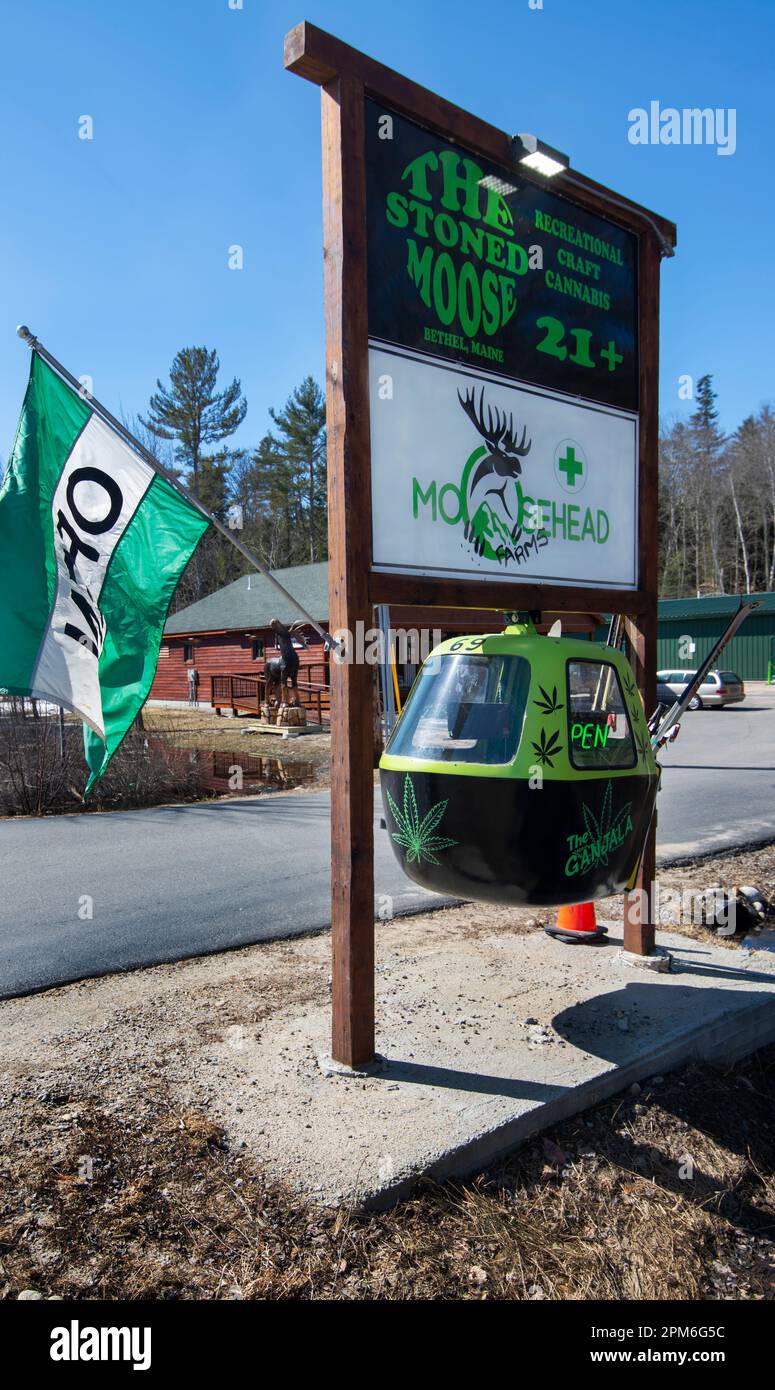 Entrance to ‘the Stoned Moose’ in Bethel Maine, USA.  The Stoned Moose at Moosehead Farms is one of many cannabis (marijuana) dispensaries open to the public since the state legalized the recreational use, retail sale and taxation of cannabis to adults over the age of 21 in 2016.  The farm on Sunday River Road is 7 miles (11km) from the large Sunday River alpine ski resort in southern Maine. Stock Photo