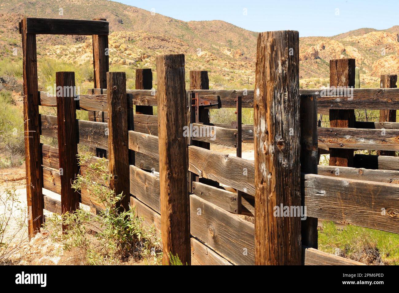 Old ranch in desert country hi-res stock photography and images - Alamy