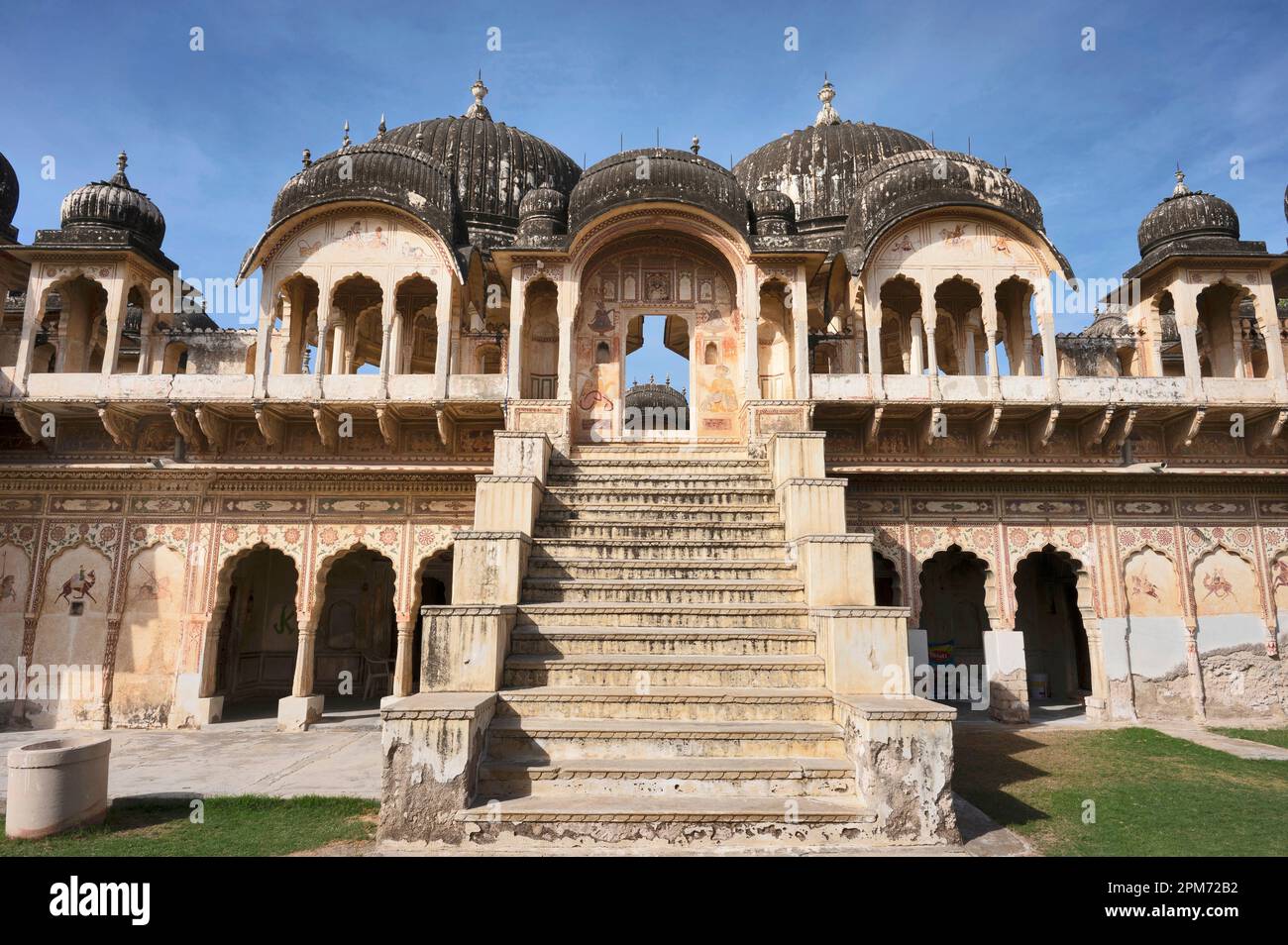 Exteriors of an old chhatri (cenotaph), Seth Anantram Podar and family ...