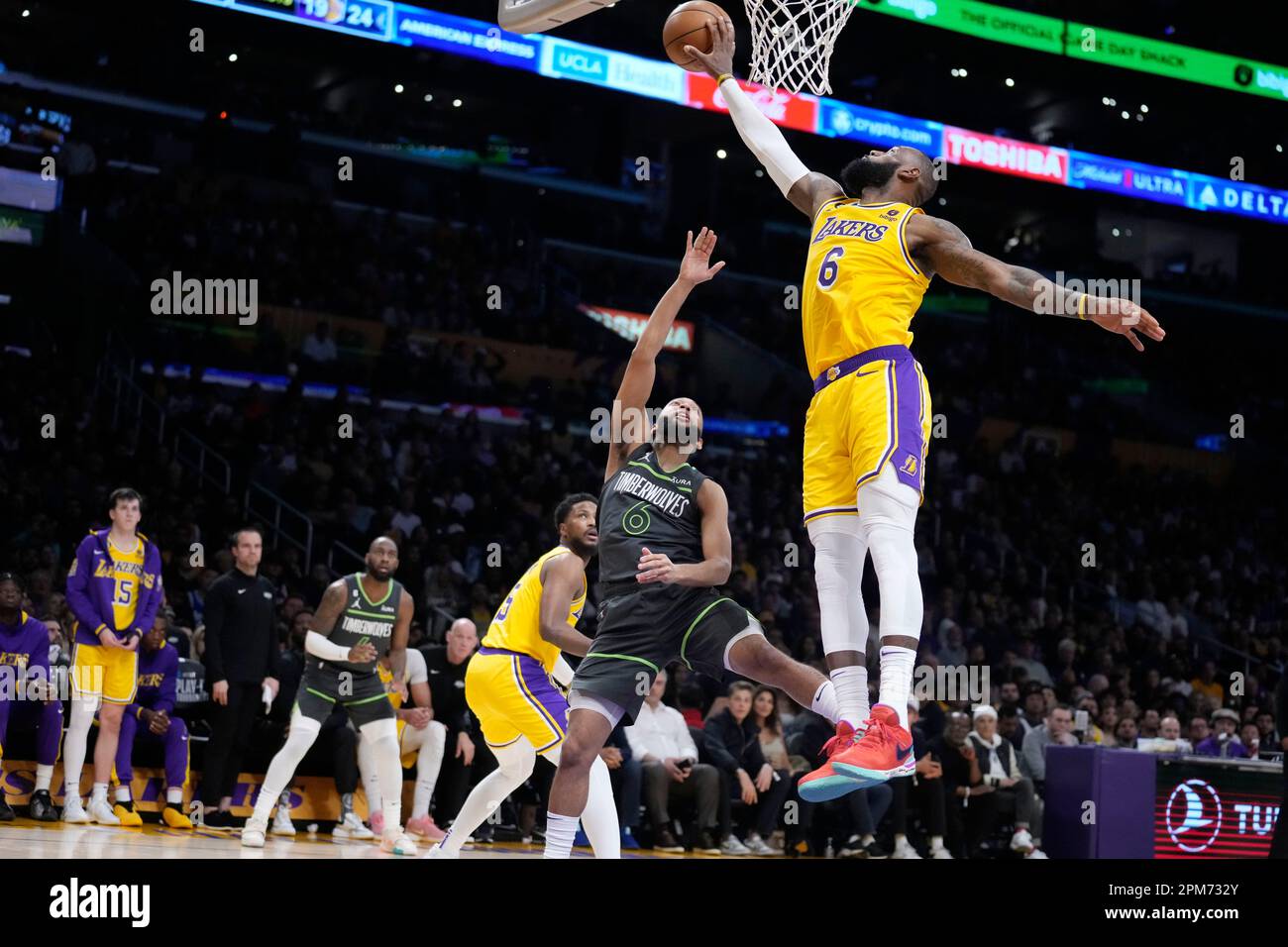 lebron blocking jordan