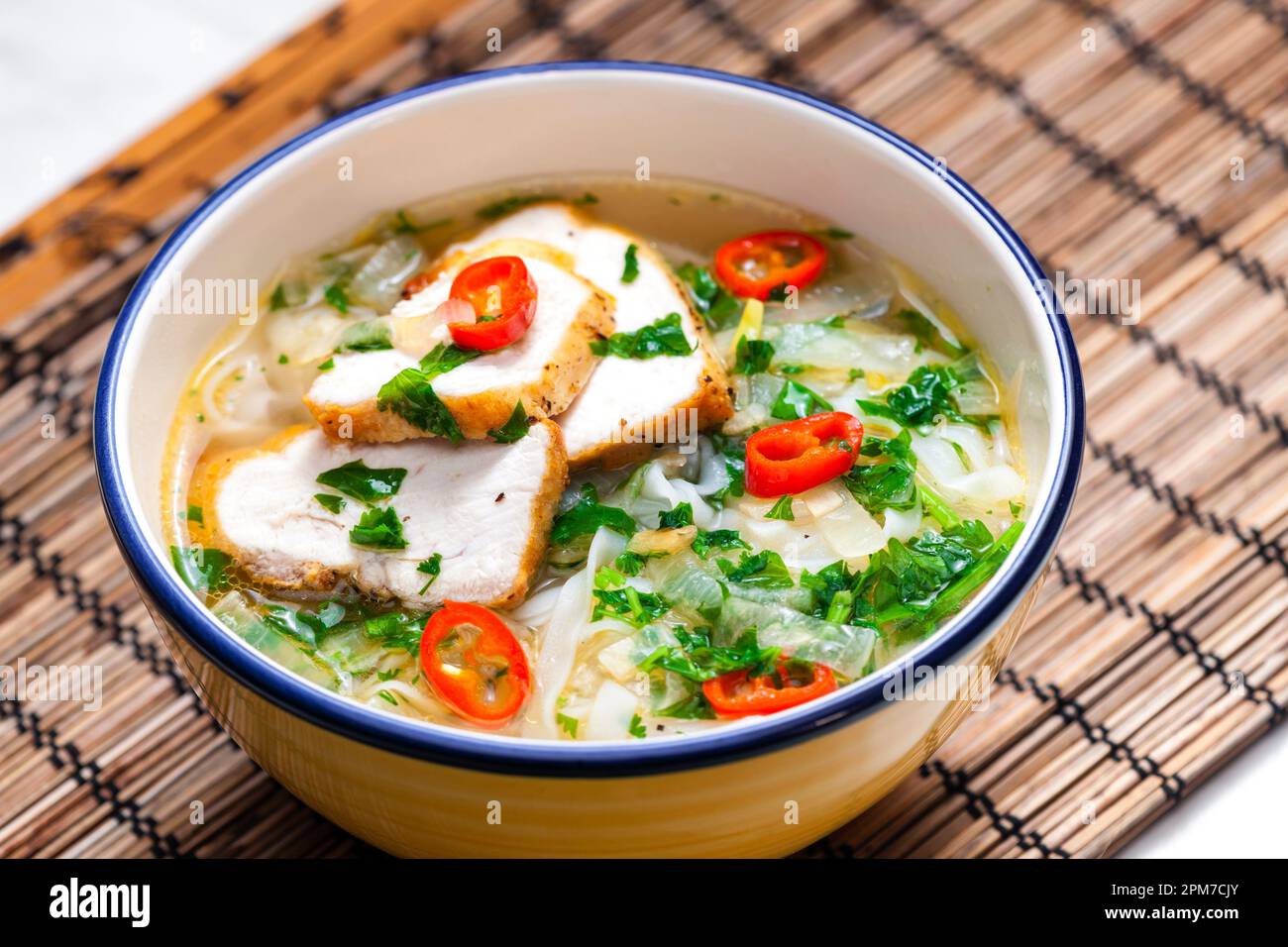 Pho noodle dish chicken hires stock photography and images Alamy