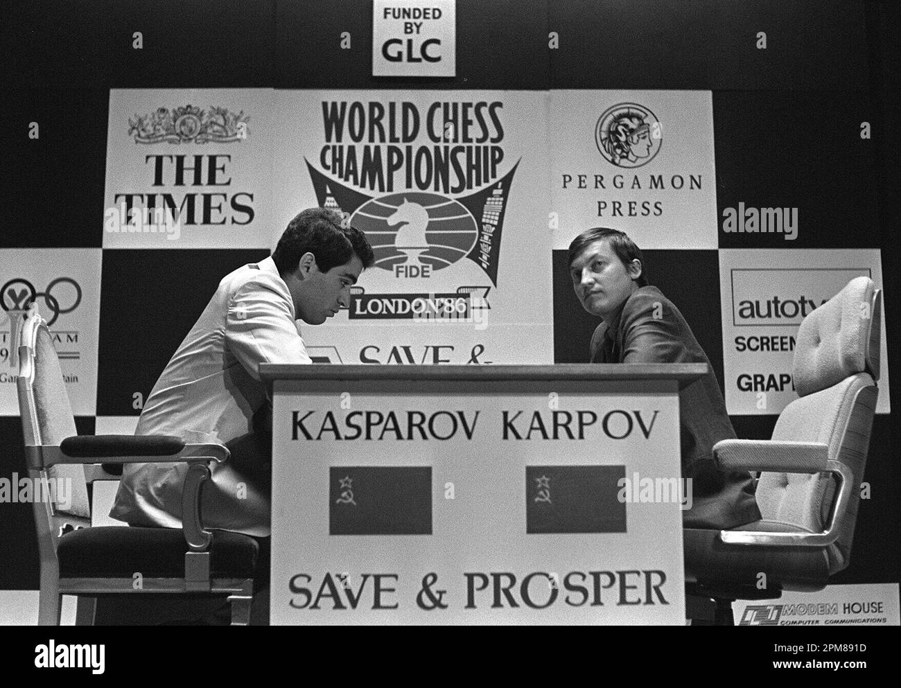 Chess Karpov v Kasparov, 1985 World Championship Greeting Card for Sale by  fourthreethree