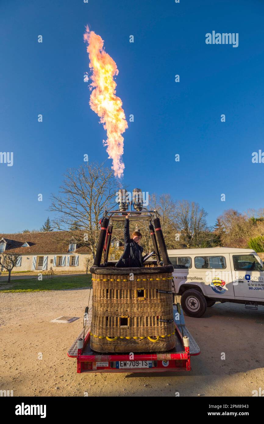 France, LoiretCher, VeuzainsurLoire, Montgolfières offices, safety
