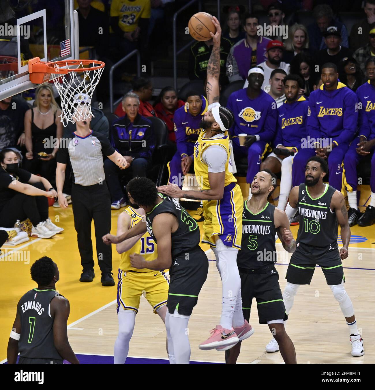 Basketball - NBA - Pre-Season Tour - Minnesota Timberwolves v LA Lakers -  O2 Arena. Minnesota Timberwolves' Darko Milicic and LA Lakers' Derrick  Caracter Stock Photo - Alamy