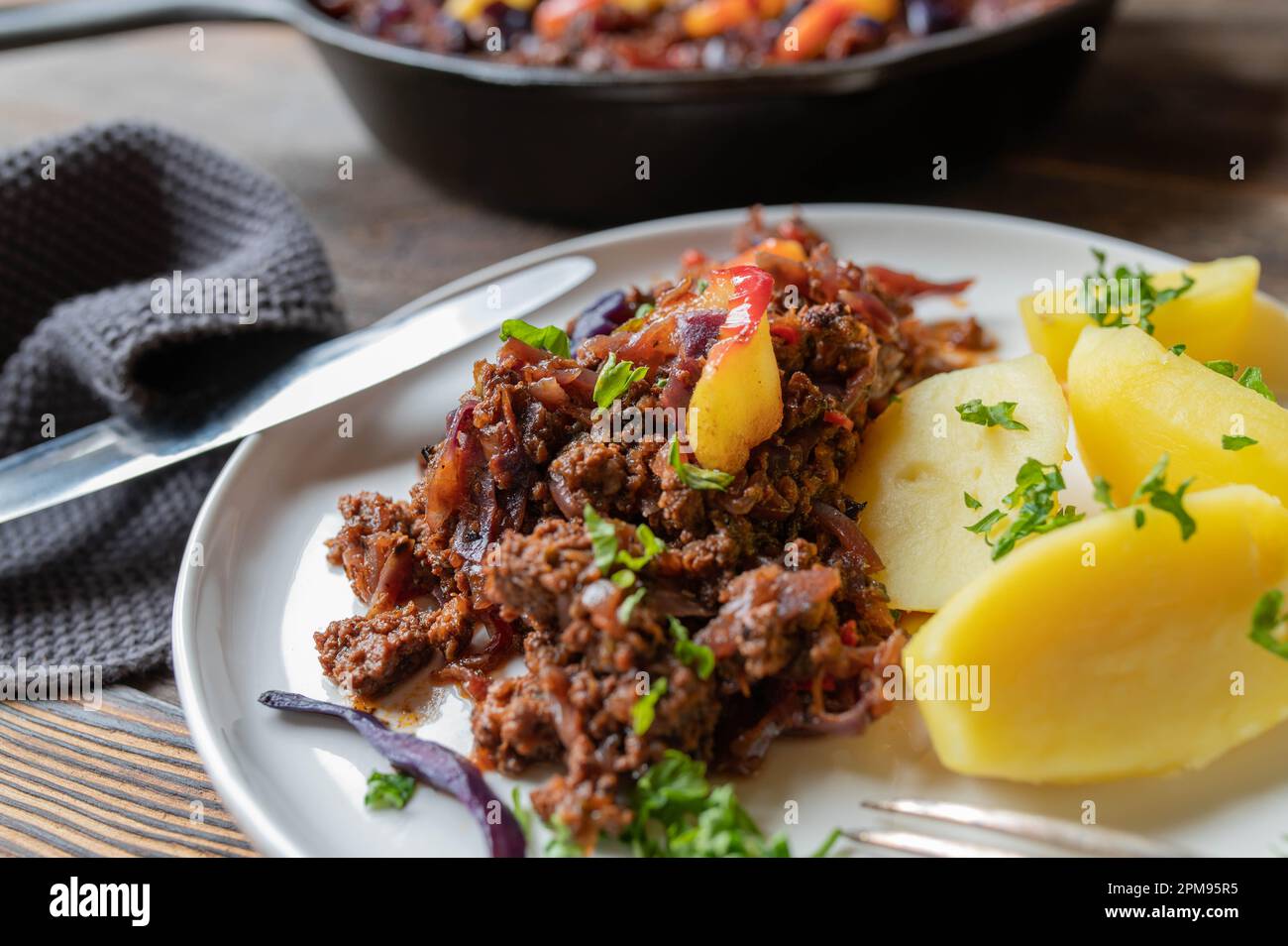 One pot ground beef red cabbage skillet with potatoes and sauteed