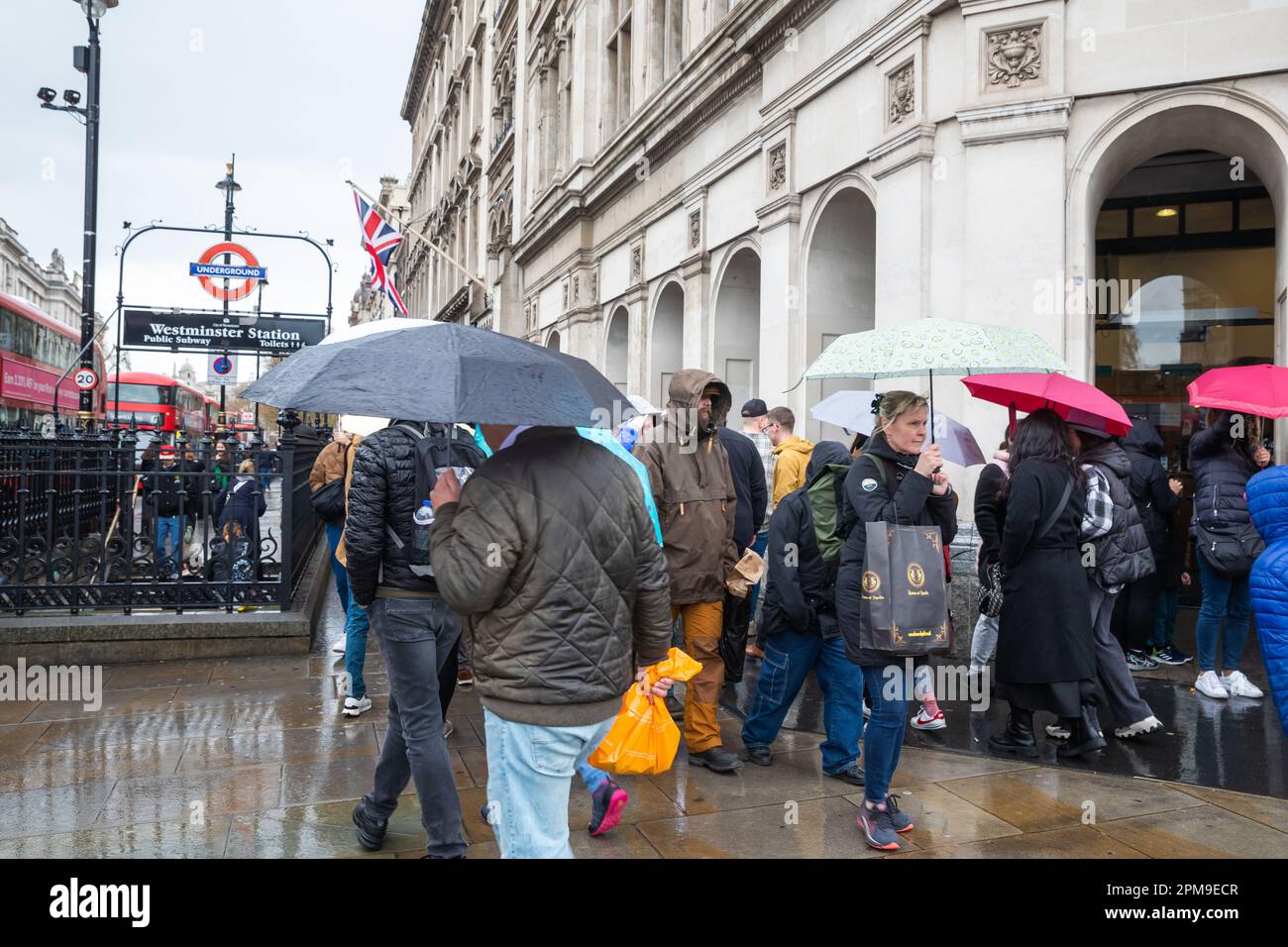 Rain westminster sign hires stock photography and images Alamy