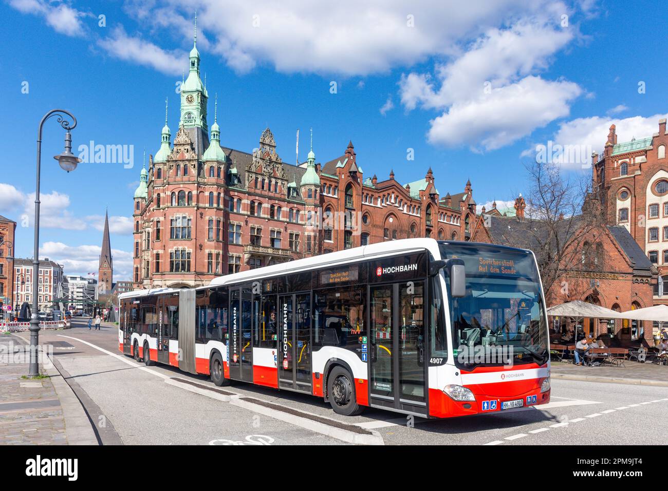 Local Hochbahn bus, St Annenplatz, HalfenCity Quarter, Hamburg, Hamburg Metropolitan Region, Federal Republic of Germany Stock Photo
