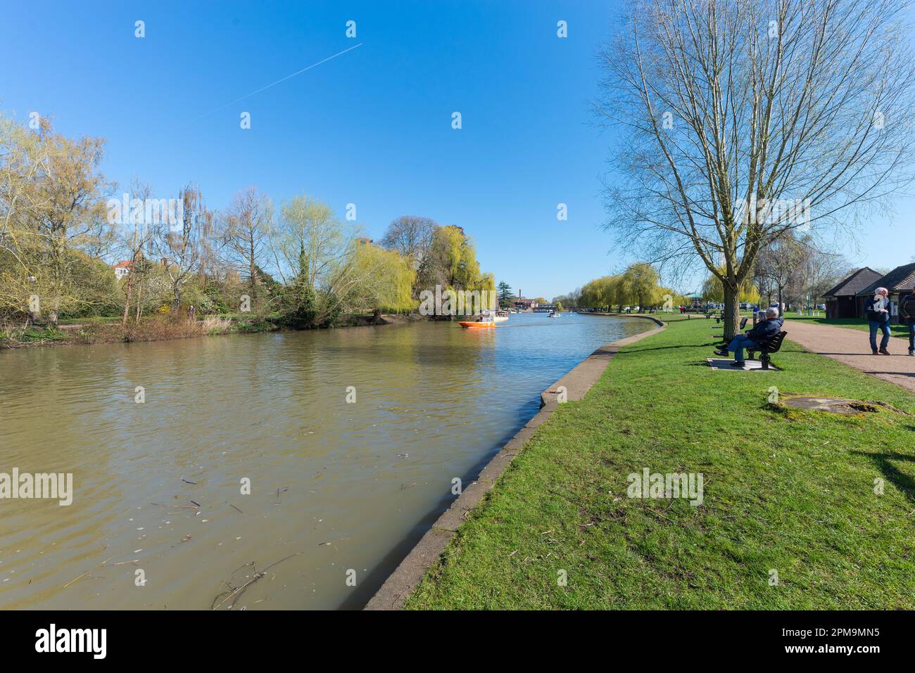 The River Avon running through Stratford-upon-Avon, Warwickshire, England Stock Photo