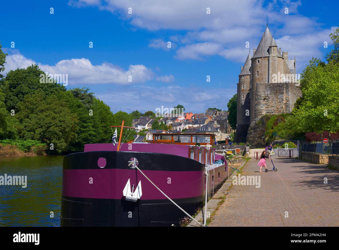 Josselin, Brittany, Josselin Castle, Morbihan, Canal between Nantes and
