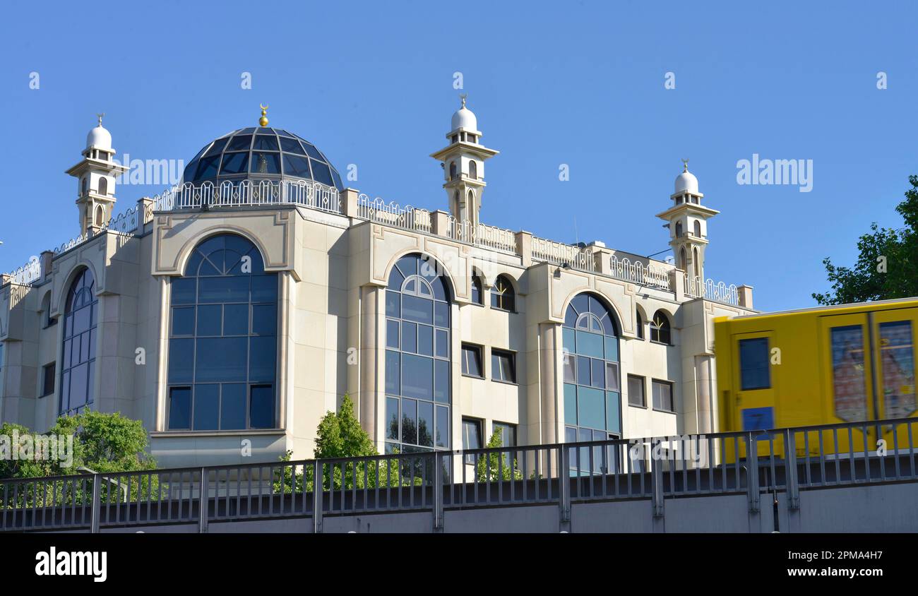 Umar Ibn Al Khattab Mosque, Wiener Strasse, Kreuzberg, Berlin, Germany Stock Photo