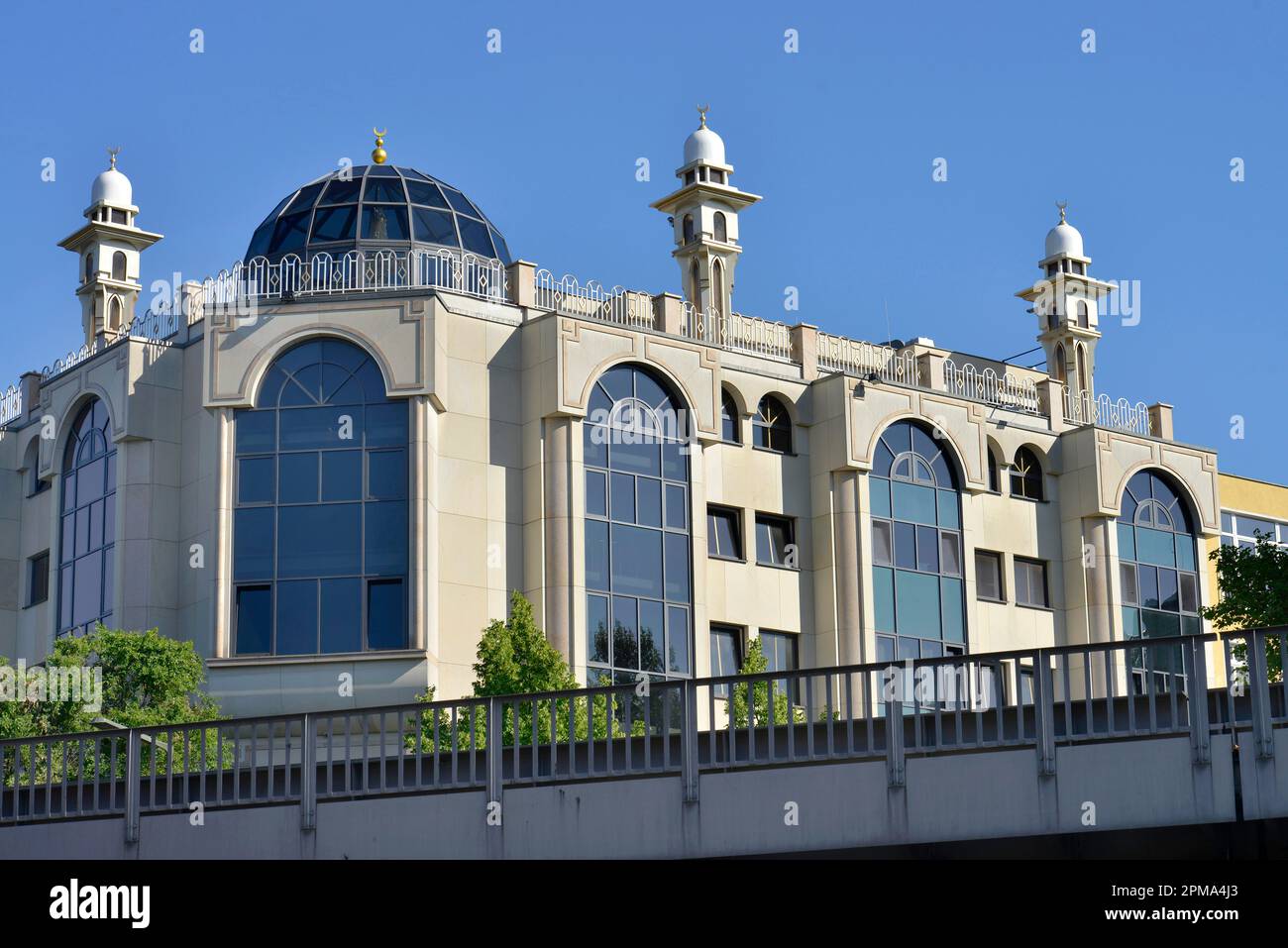 Umar Ibn Al Khattab Mosque, Wiener Strasse, Kreuzberg, Berlin, Germany Stock Photo