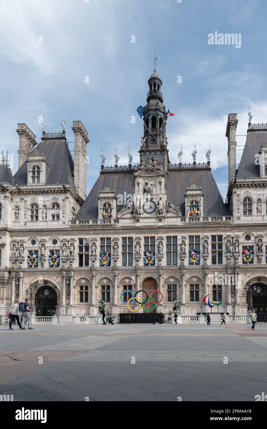 View to the Hôtel de Ville bulding with the Olympic rings in the front in Paris. Stock Photo