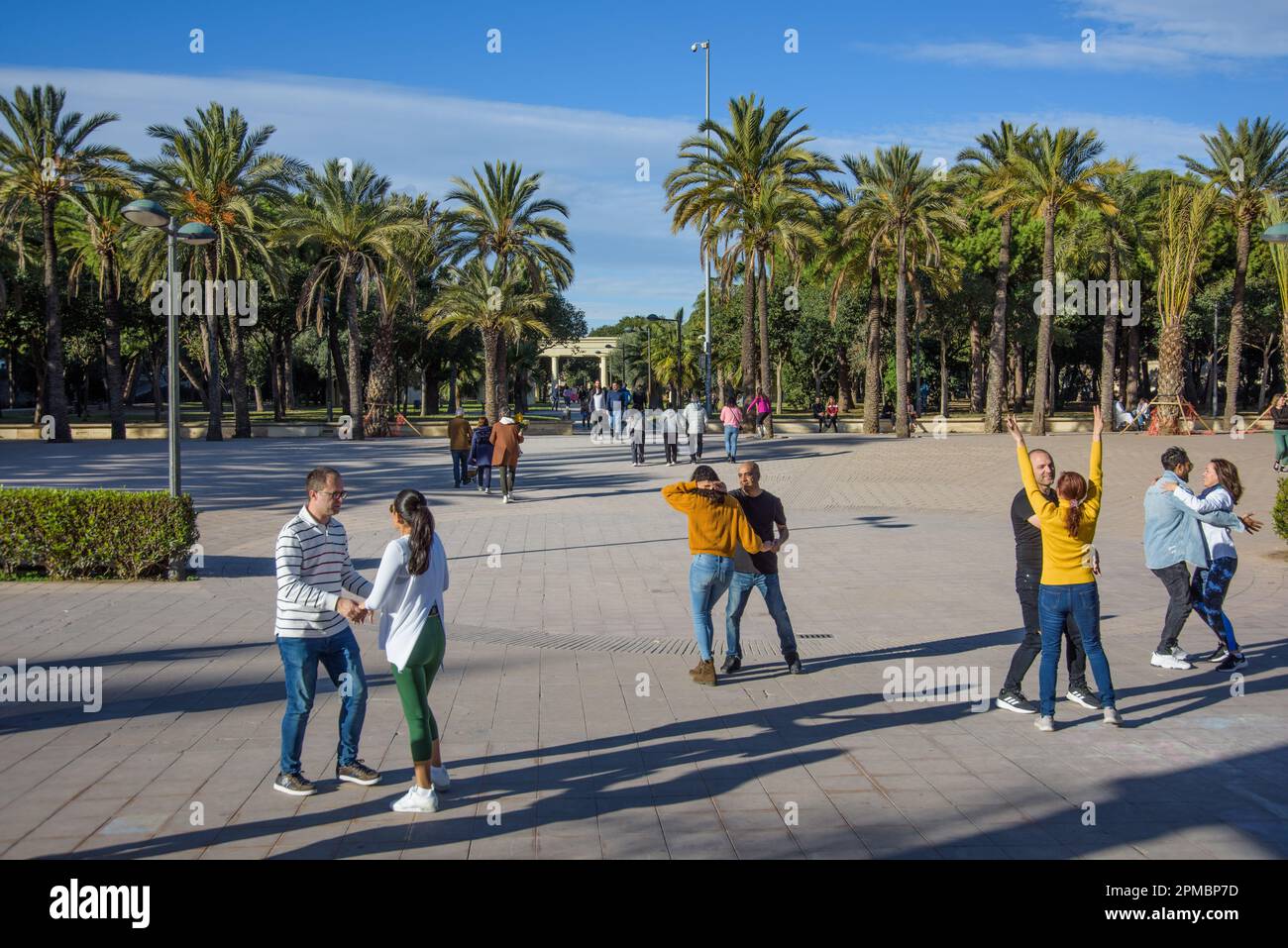 Spanien, Valencia, Park im trockengelegten Flussbett des Turia // Spain, Valencia, Garden in the bed of former River Turia Stock Photo