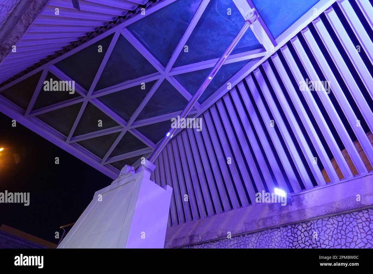 Spanien, Valencia, Eingang zur UBahnStation Alameda von Santiago