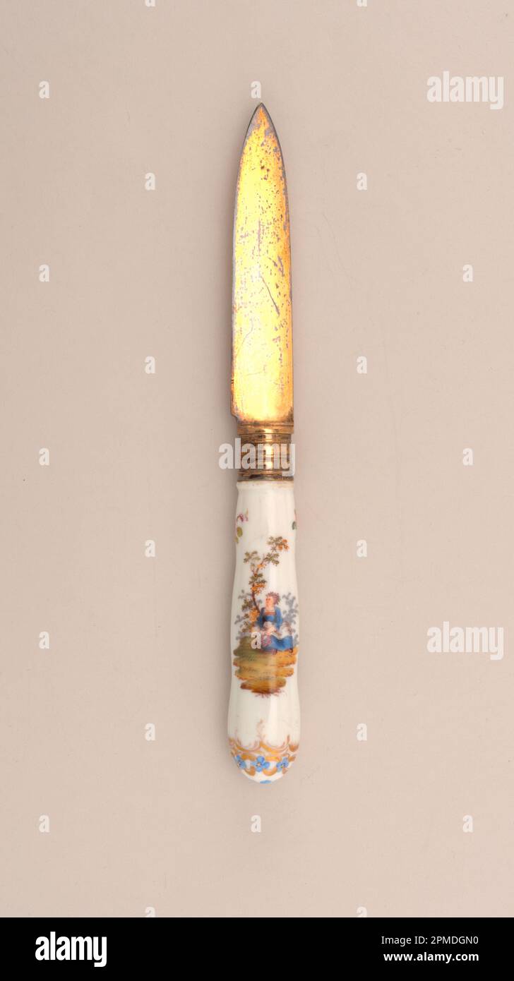 Knife (possibly England); porcelain, gold, metal; L x W: 19.5 x 1.8 cm (7 11/16 x 11/16 in.); The Robert L. Metzenberg Collection, gift of Eleanor L. Metzenberg; 1985-103-222 Stock Photo