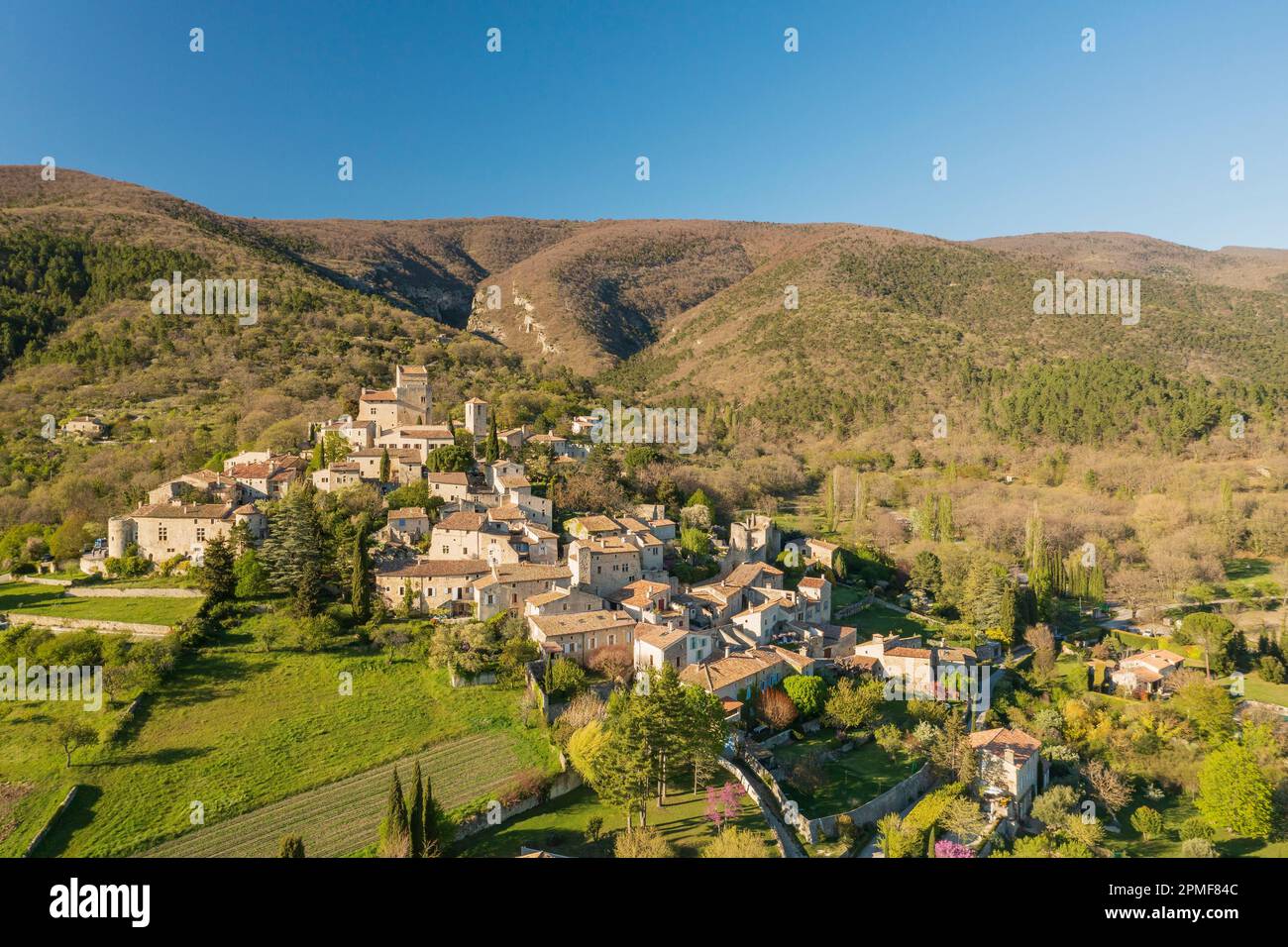 plus petit village de france drome
