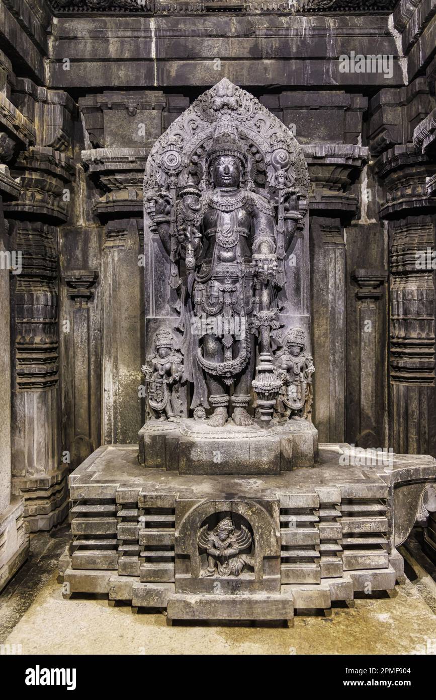 India, Karnataka, Somanathapura, Keshava or Chennakesava temple, Kesava (Vishnu) statue Stock Photo