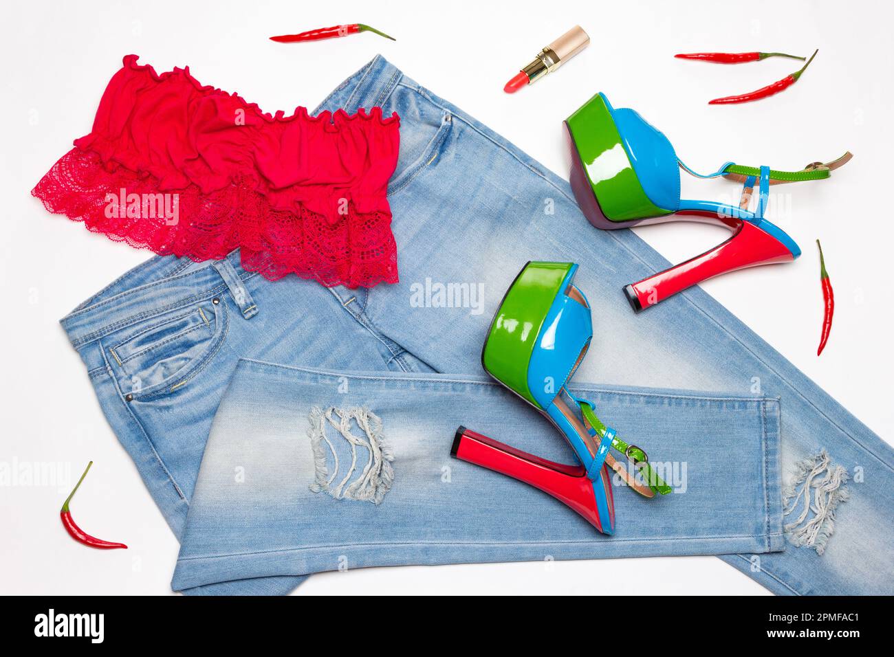 Skinny jeans crop top hires stock photography and images Alamy