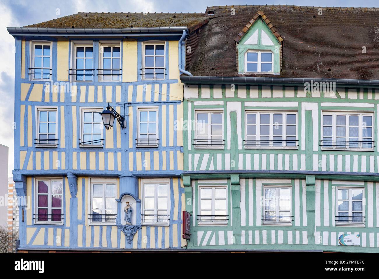 France, Seine-Maritime, Elbeuf-sur-Seine, designated as French Towns and Lands of Art and History, old half-timbered houses from the cloth industry, characteristic of the early industrial development of Elbeuf, nowadays transformed into collective residences Stock Photo