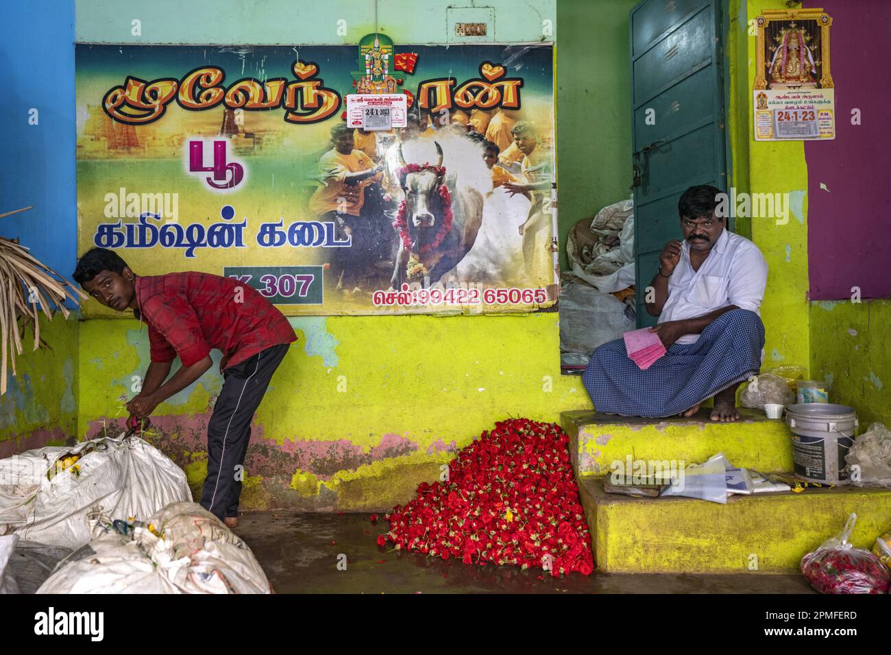 India, Tamil Nadu, Madurai, flower market Stock Photo Alamy
