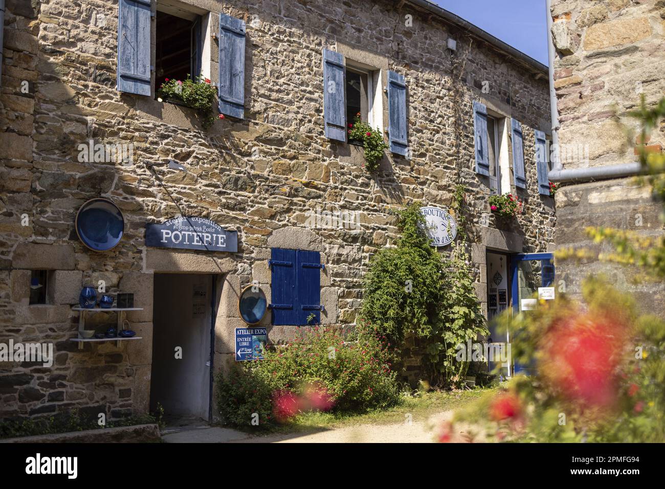 France, Cotes d'Armor, Paimpol, the pottery workshop in Huit Patriotes street Stock Photo