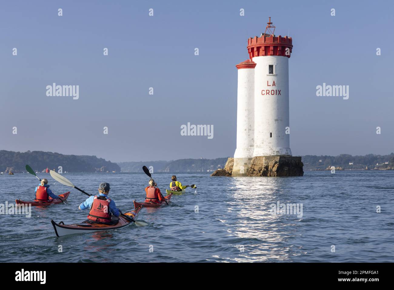 France, Cotes d'Armor, Ploubazlanec, canoe kayak trip around the Croix  lighthouse in Loguivy Stock Photo - Alamy
