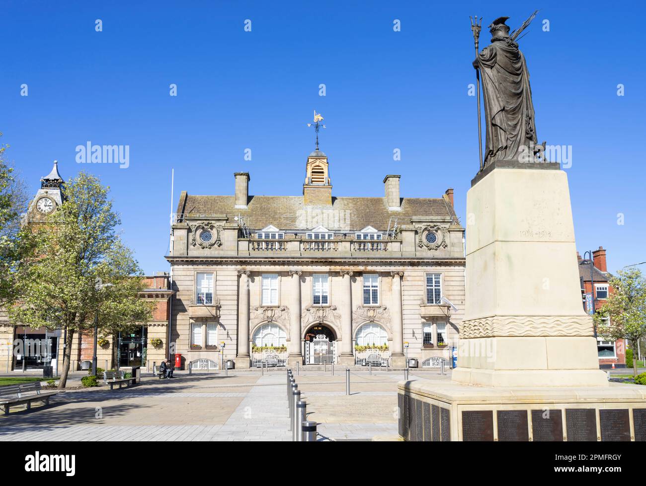 Crewe War Memorial in Memorial square and Municipal Buildings and Crewe Cheshire East Register Office Crewe Cheshire England UK GB Europe Stock Photo